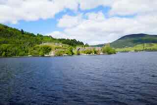  Een kalme dag op Loch Ness